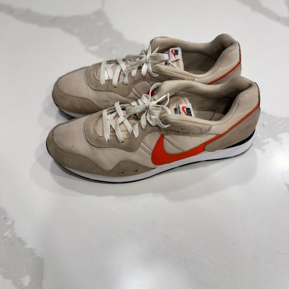 Nike Cream and Red Athletic Shoes - Picture 6 of 7